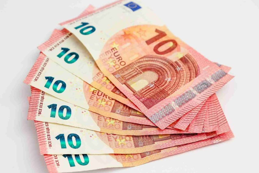 Croatia Travel Guide: Affordable Euro-Stretching Tips
